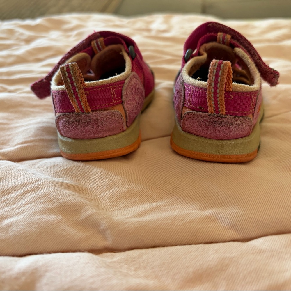 Pink Keen Shoes- toddler 4 - Picture 3 of 5